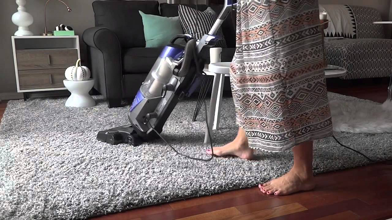 how to vacuum shag rug