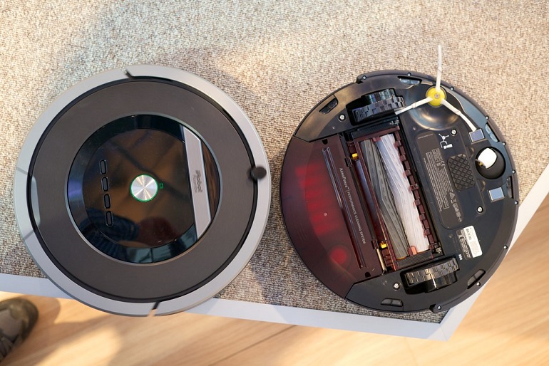 How Long Does Roomba Take to Charge? A Brief Guide (2023)