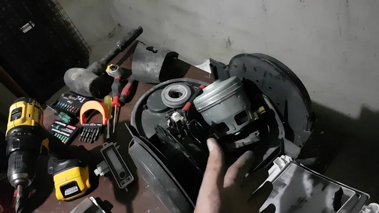 Hoover Vacuum Wiring: What To Do When Your Vacuum Smells Burnt - kgamorp